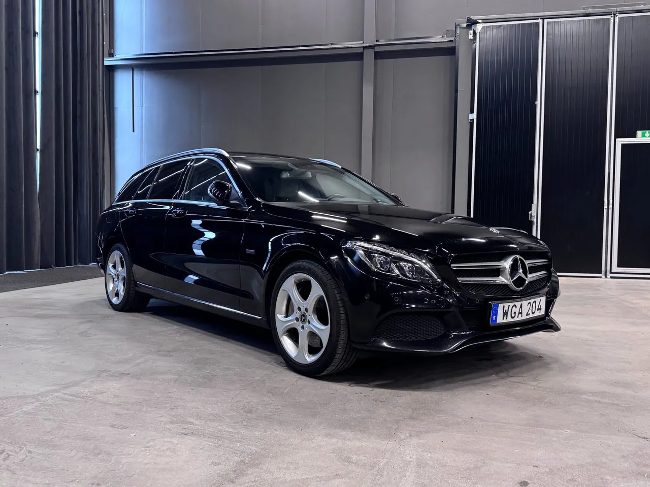 Vehicle image 7
