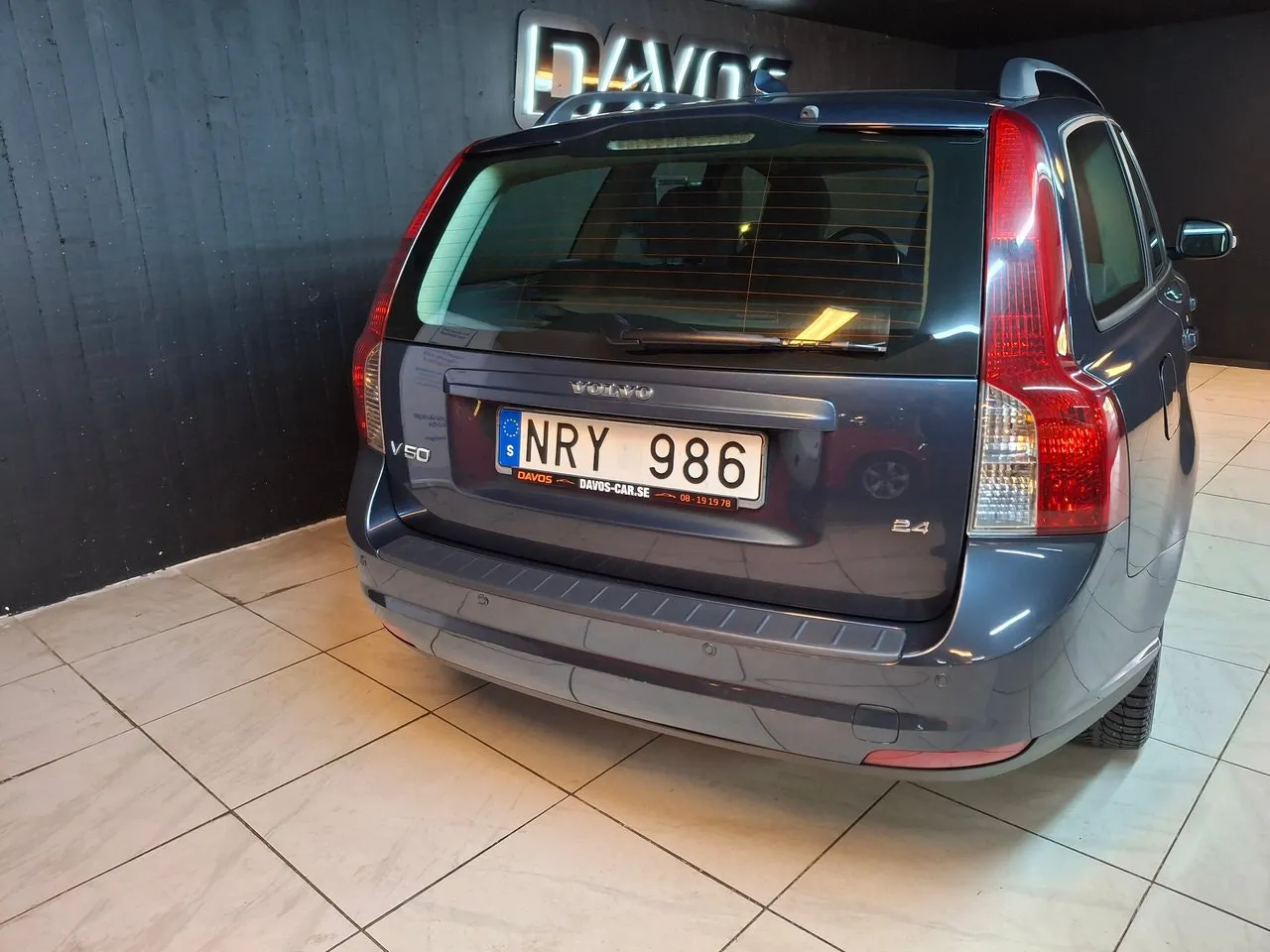 Vehicle image 7
