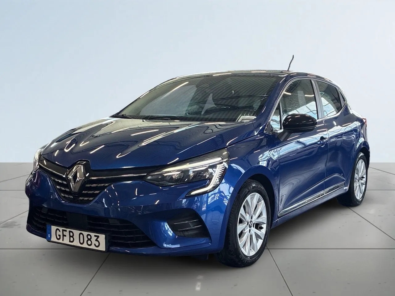 Vehicle image 15