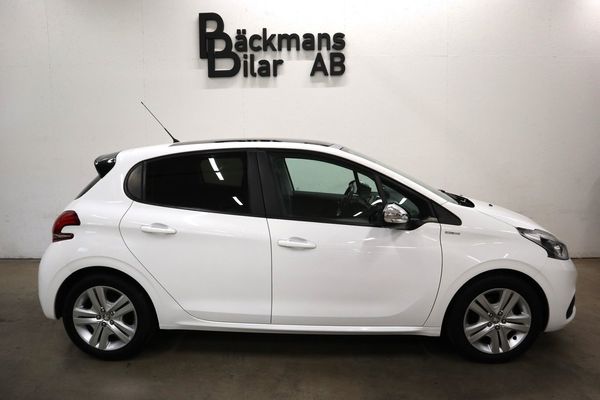 Peugeot 208 5-dörrar 1.2 PureTech 82 hk Style Panorama En brukare - 2017