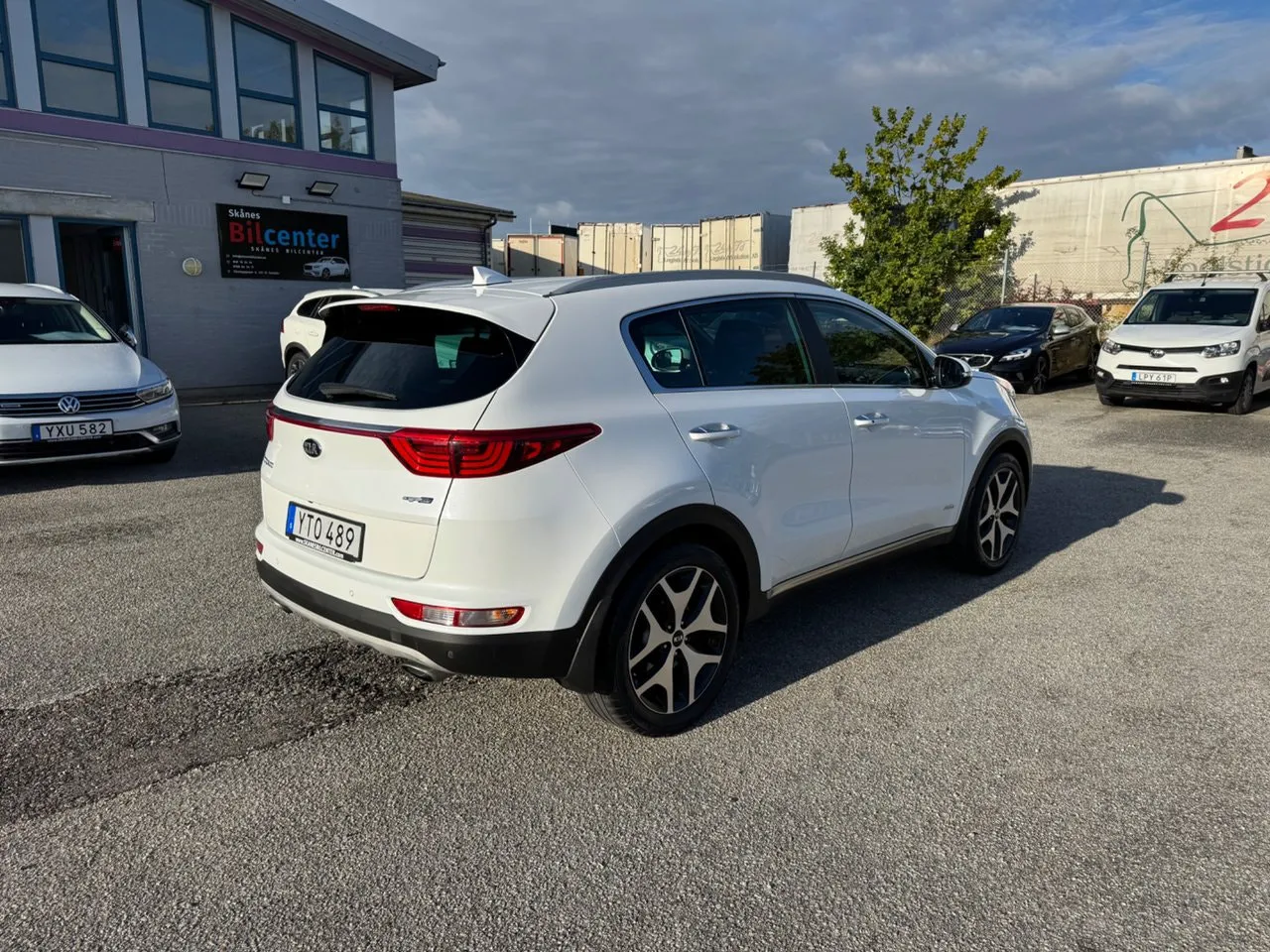Vehicle image 6