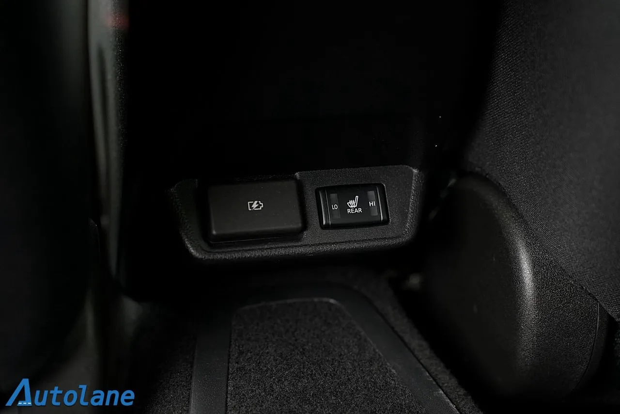 Vehicle image 28