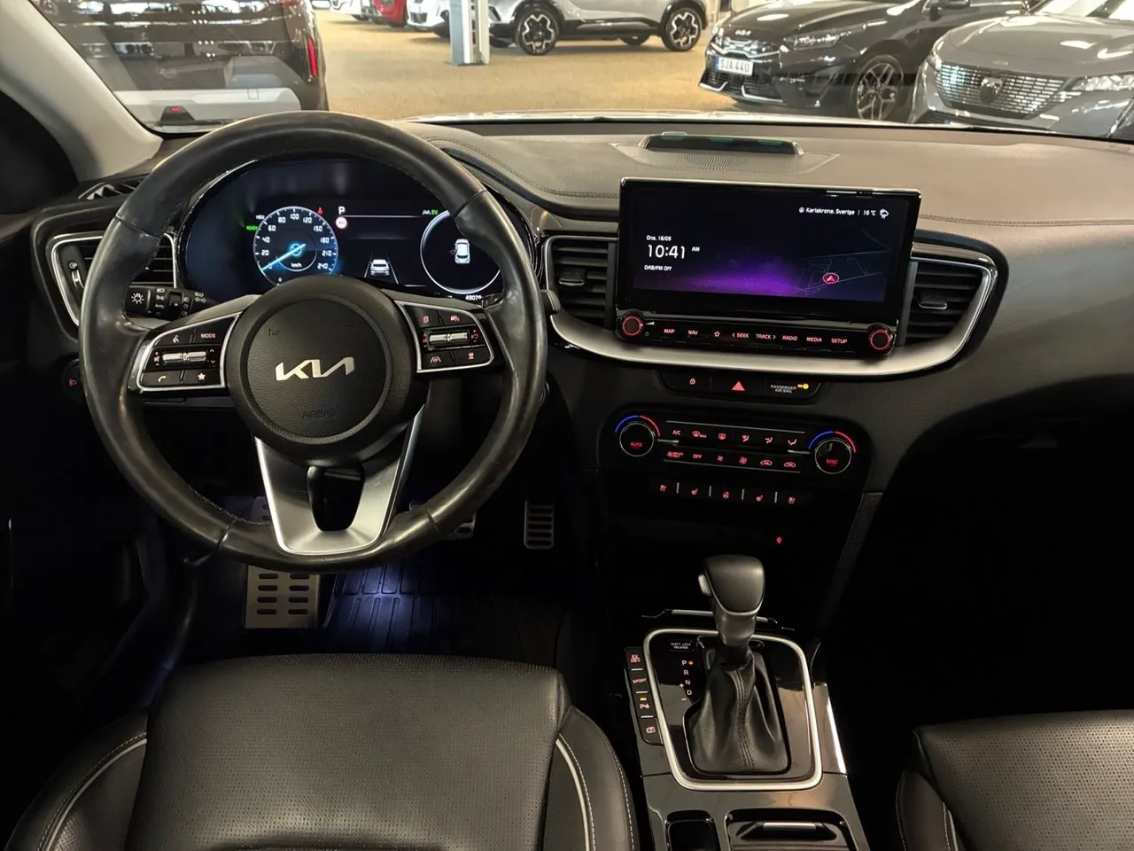 Vehicle image 14