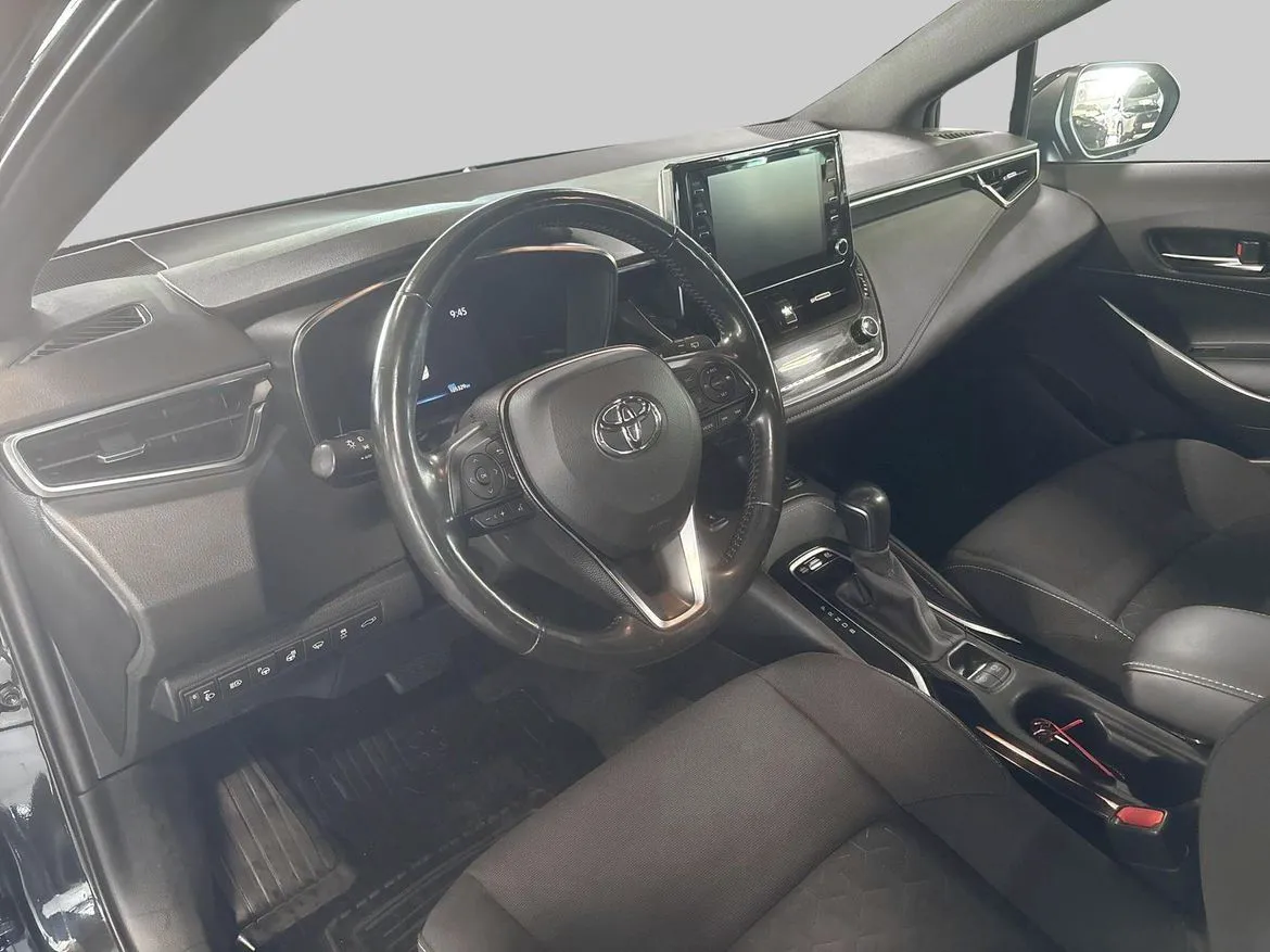 Vehicle image 13