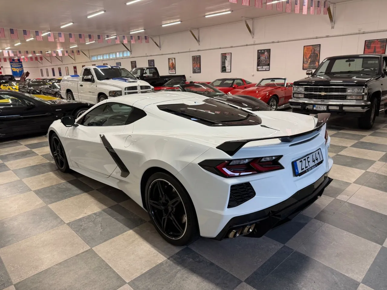 Vehicle image 9