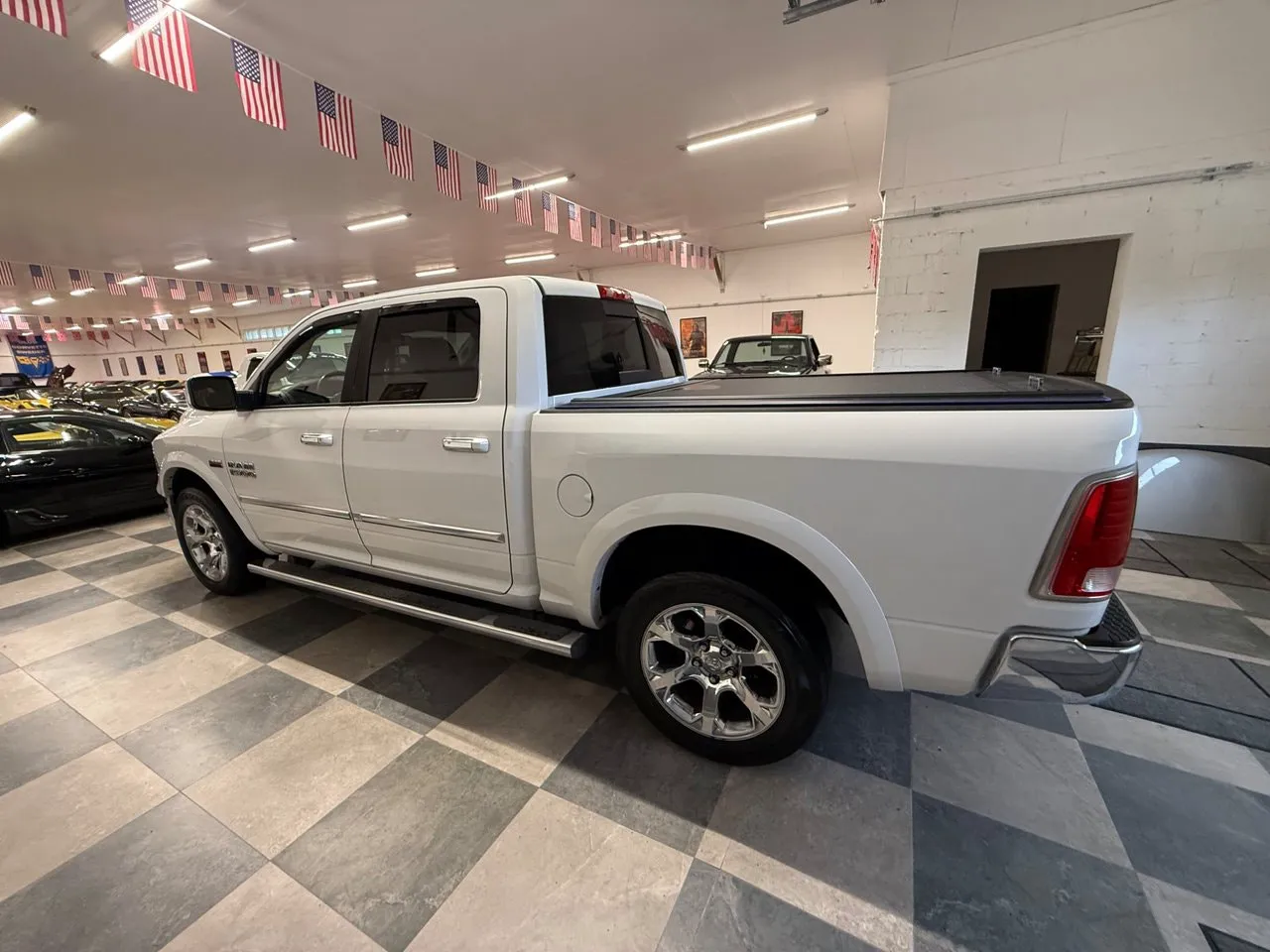 Vehicle image 7