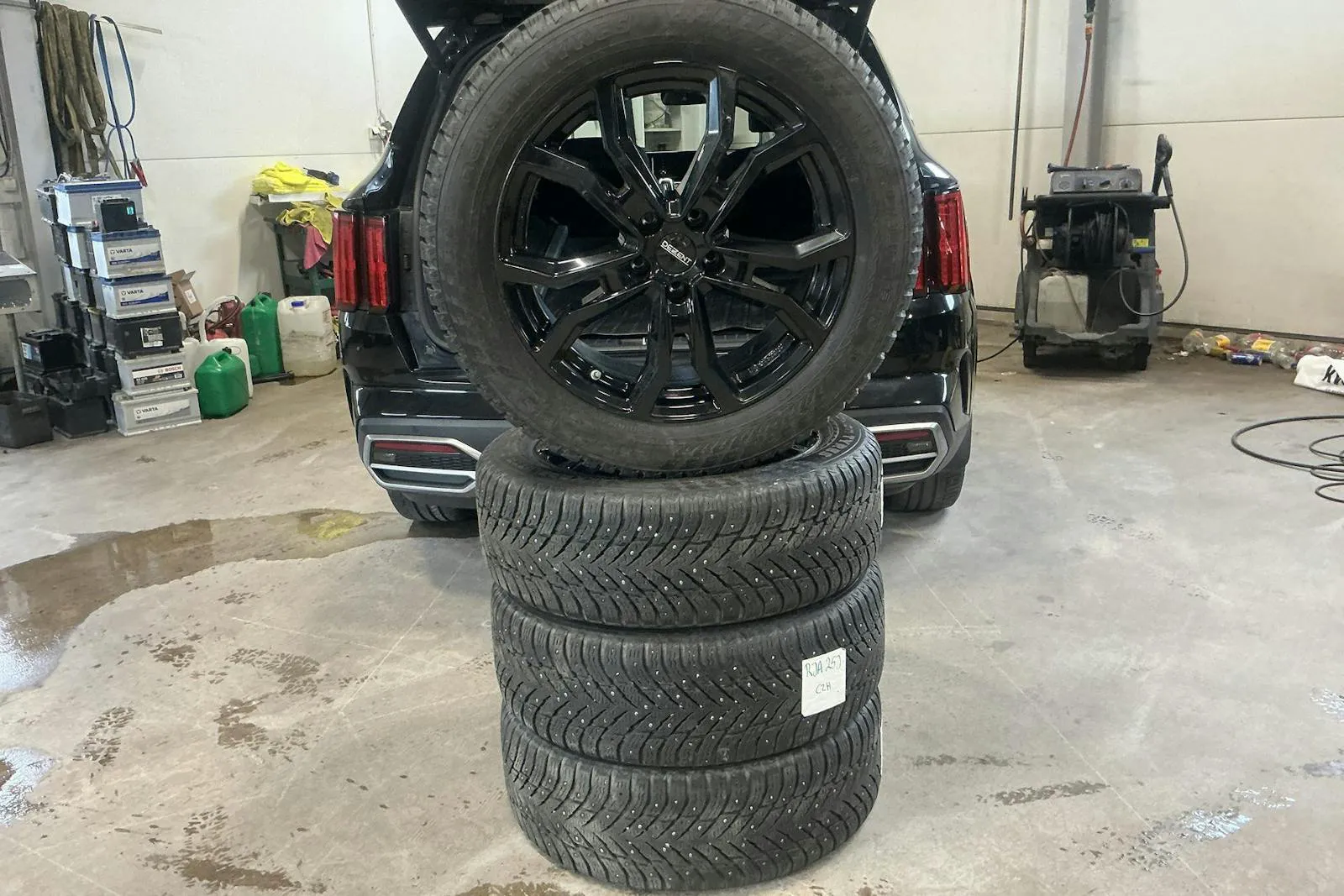 Vehicle image 15