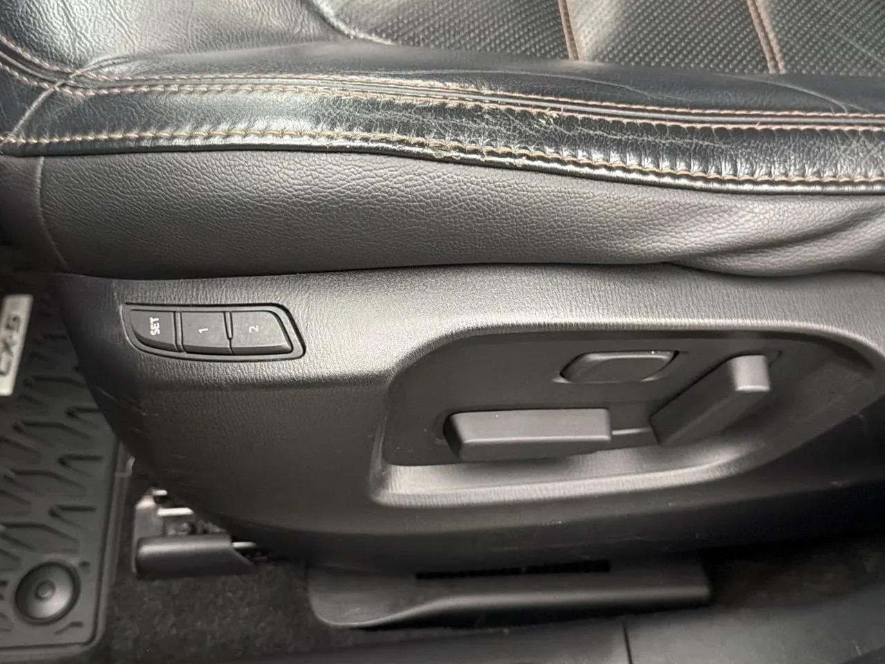Vehicle image 14
