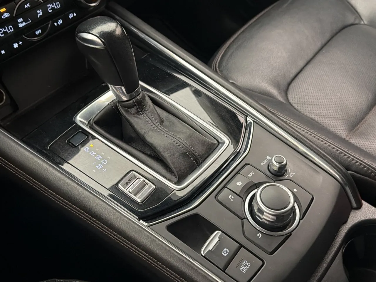 Vehicle image 25
