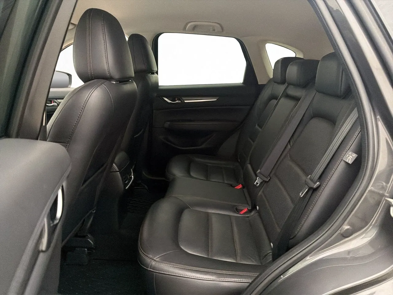 Vehicle image 28