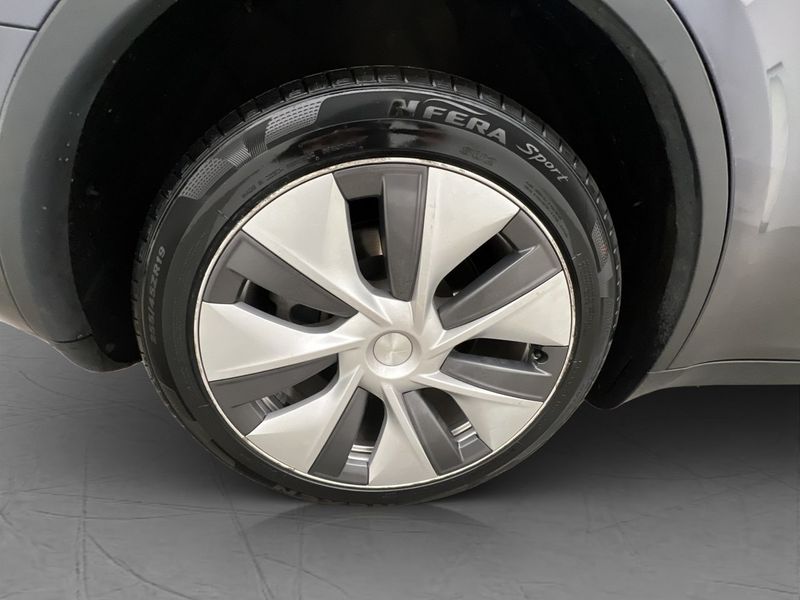 Tesla Model Y bild 31