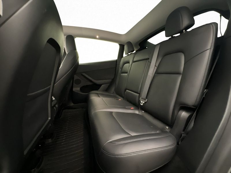 Tesla Model Y bild 28