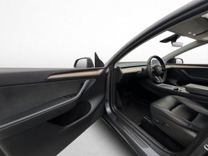 Tesla Model Y bild 12