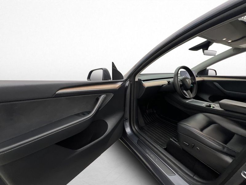 Tesla Model Y bild 12