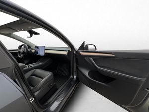 Tesla Model Y bild 27