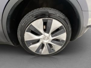 Tesla Model Y bild 30