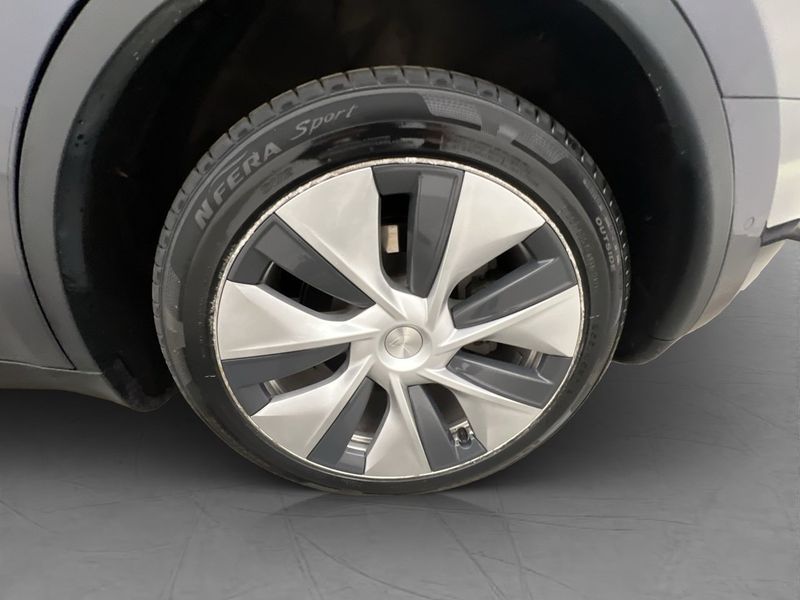 Tesla Model Y bild 30