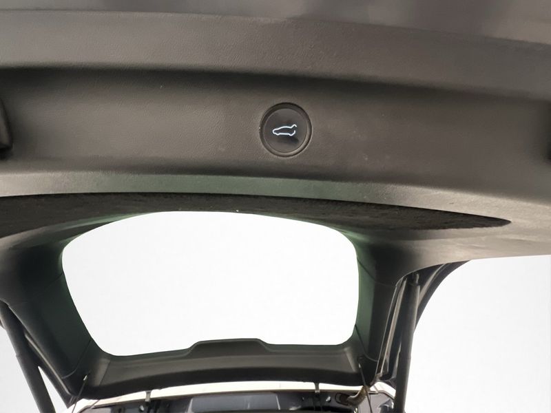Tesla Model Y bild 11