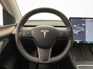 Tesla Model Y bild 16