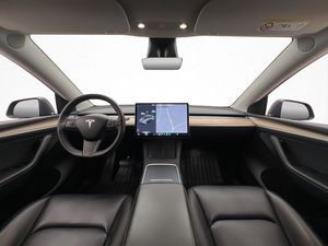 Tesla Model Y bild 15