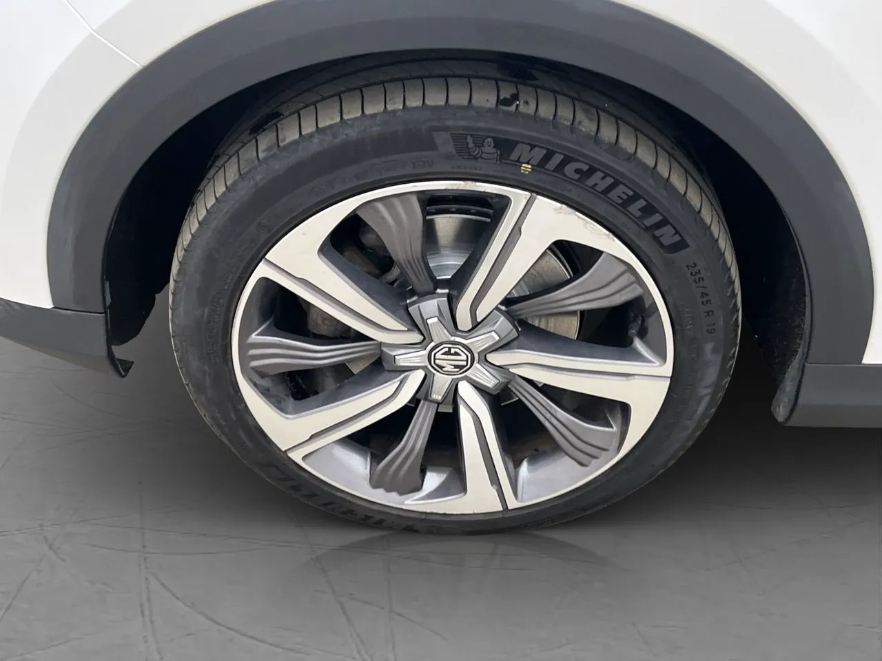 Vehicle image 35