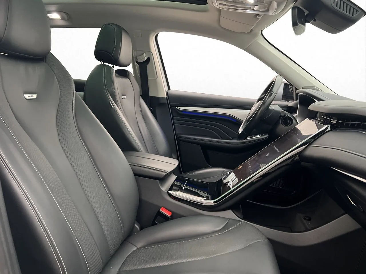 Vehicle image 32