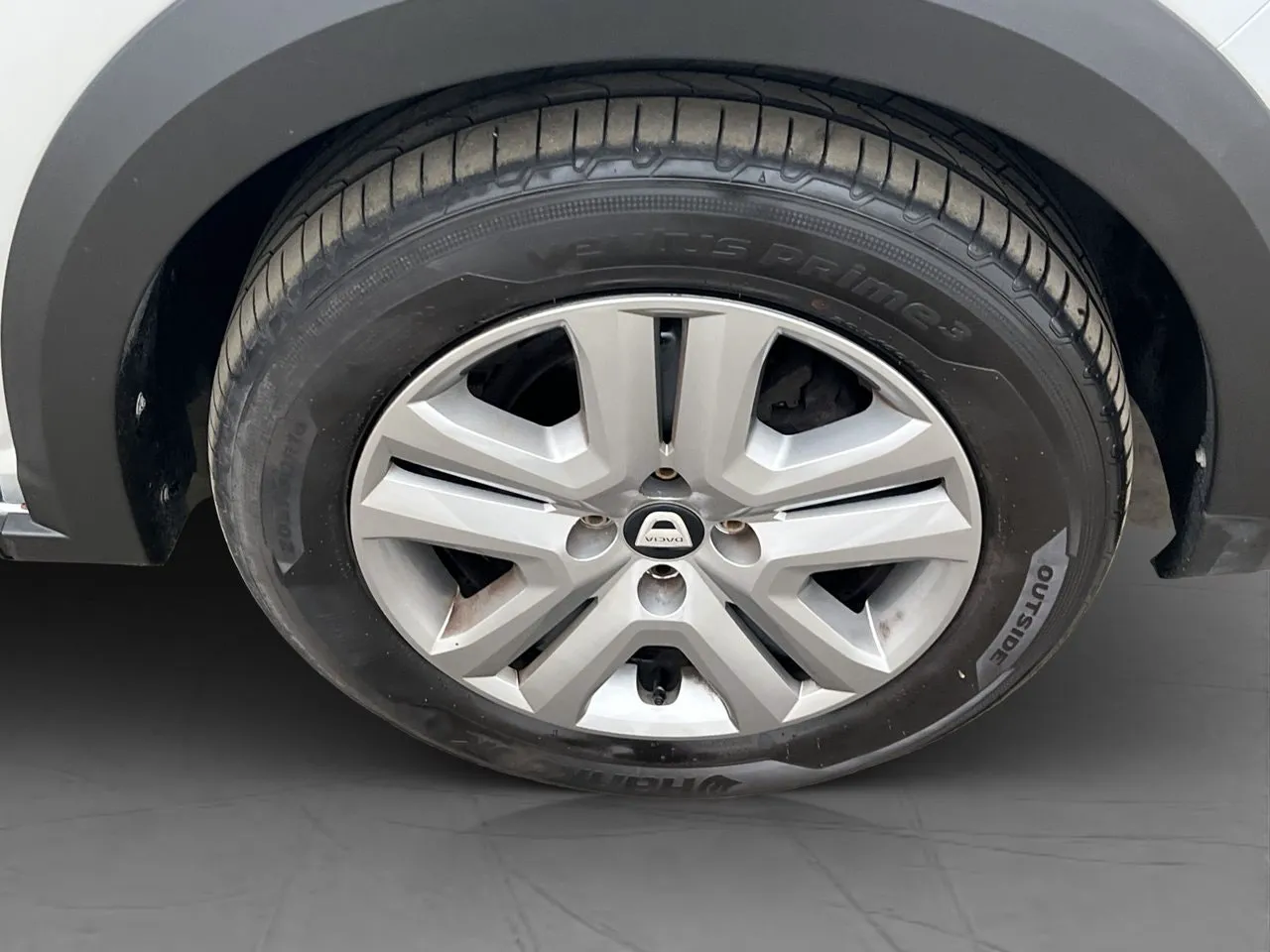 Vehicle image 32