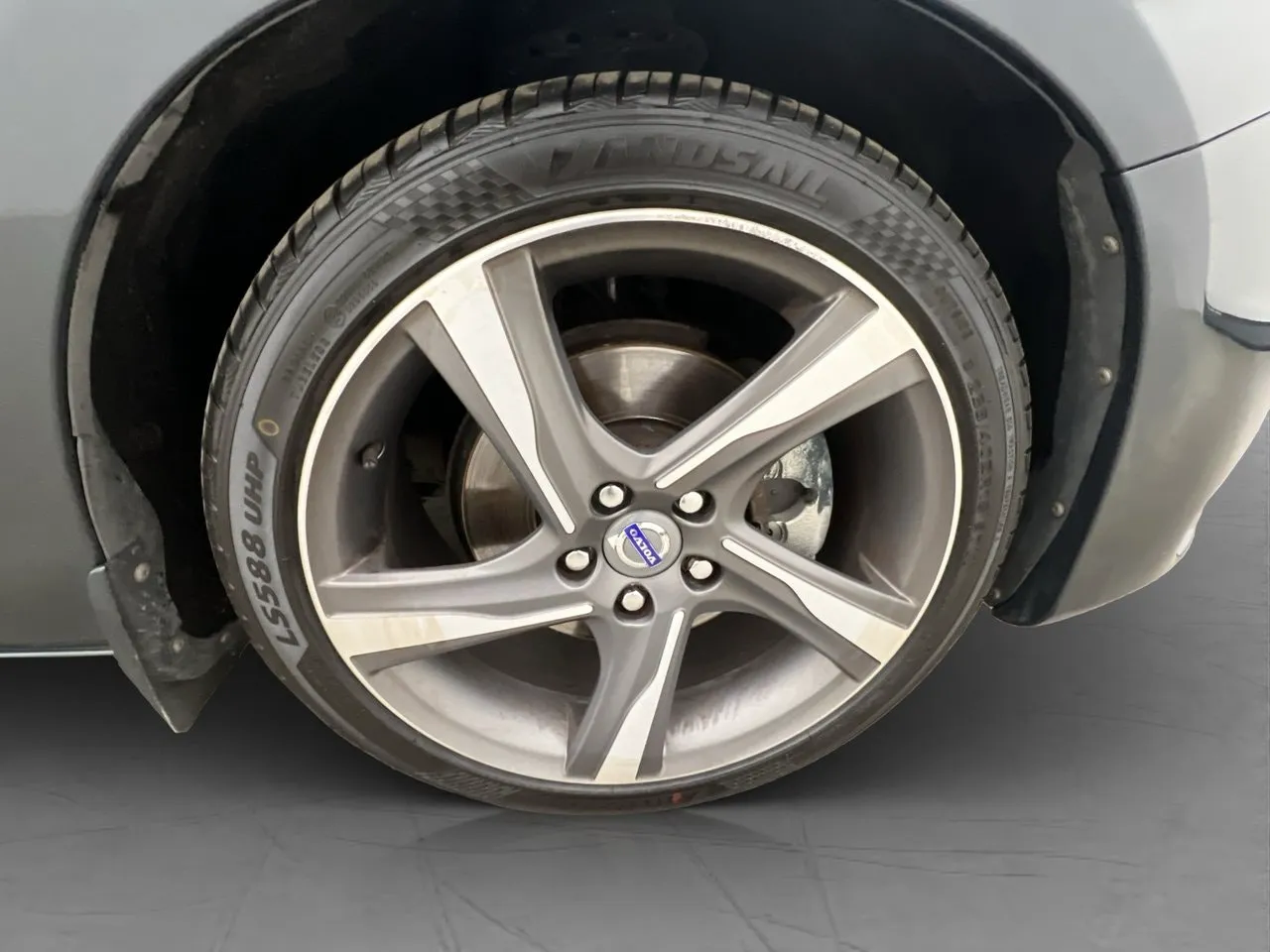 Vehicle image 30