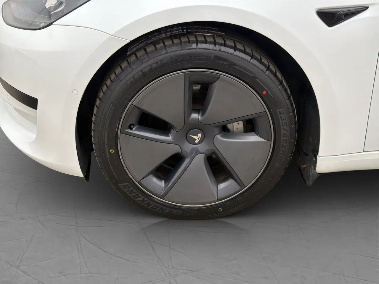 Vehicle image 33