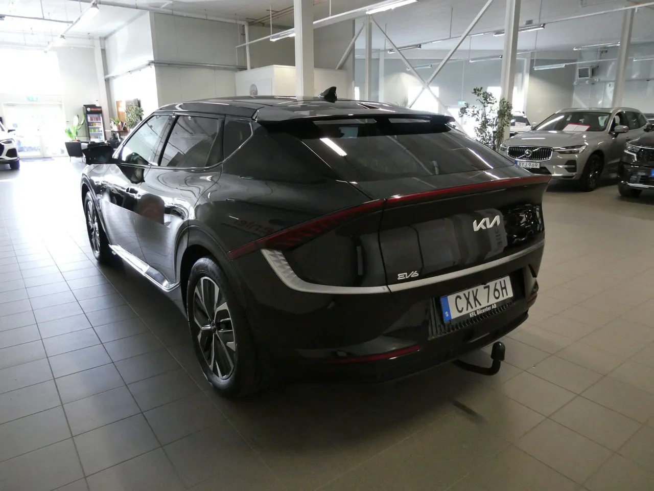 Vehicle image 6