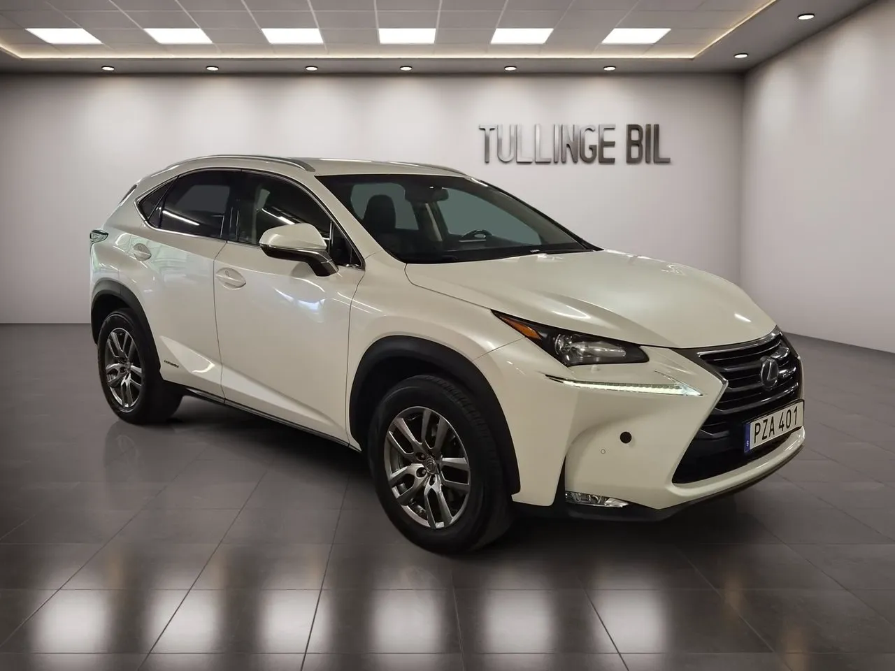 Vehicle image 6