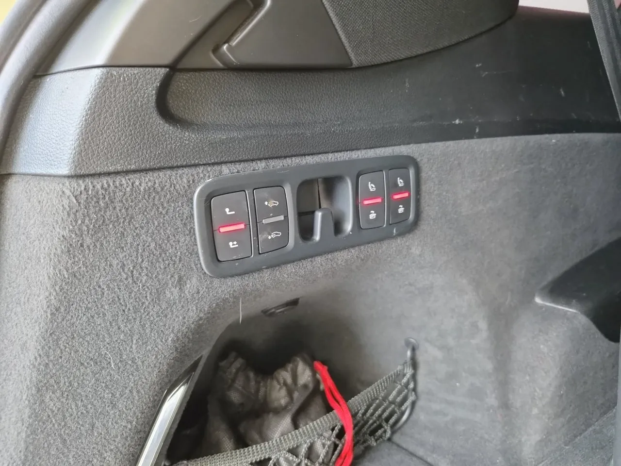 Vehicle image 27