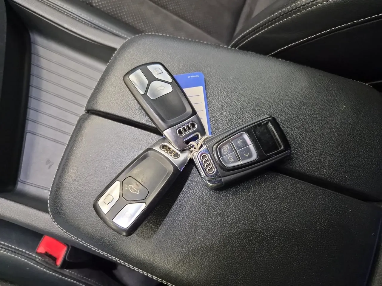 Vehicle image 26