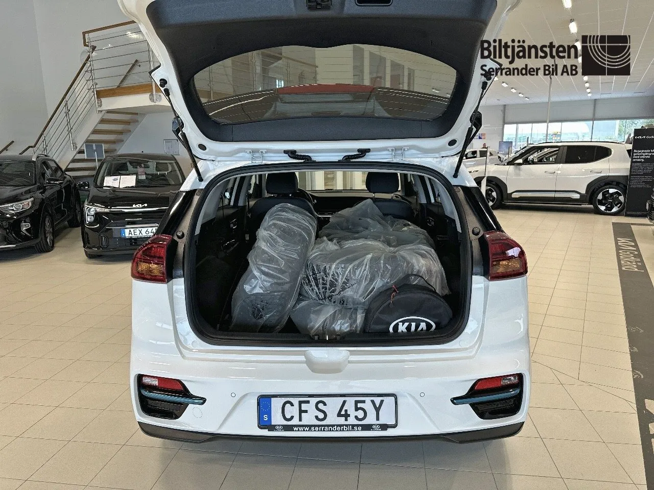 Vehicle image 13