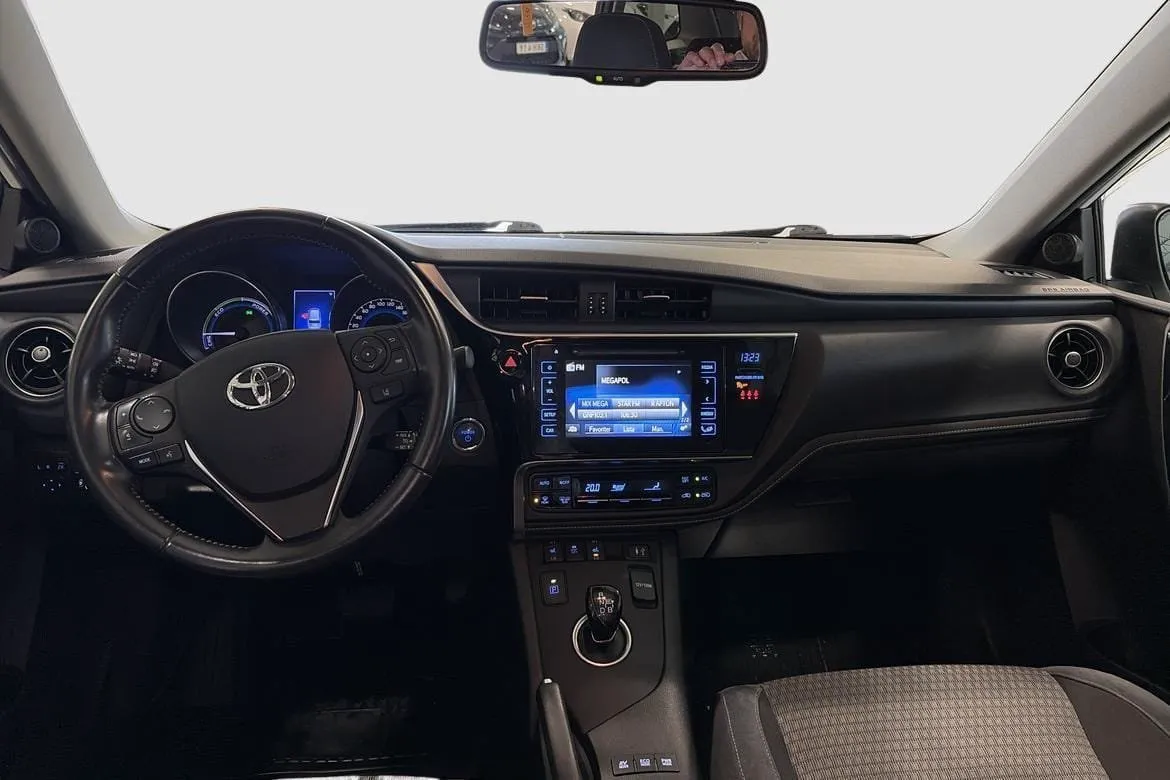 Vehicle image 7