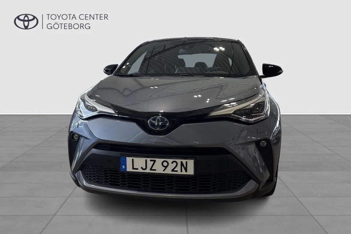 Vehicle image 6
