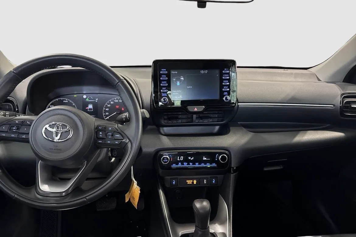 Vehicle image 10
