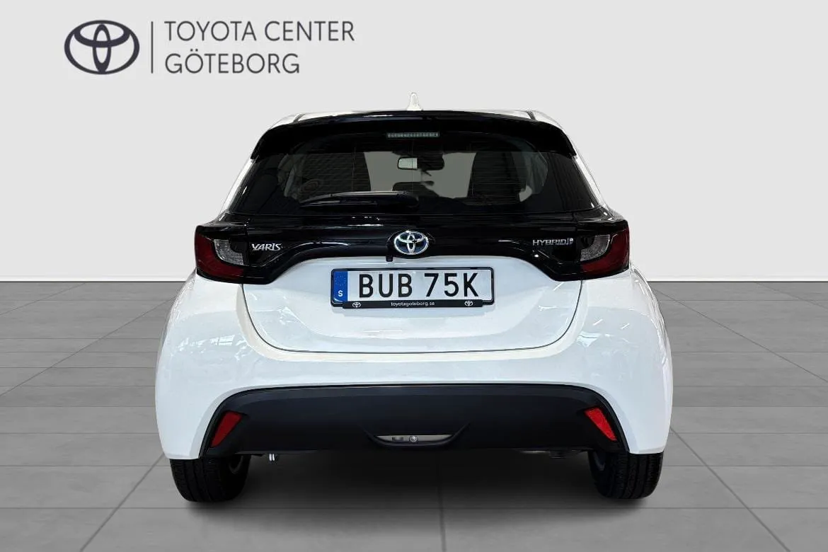 Vehicle image 6
