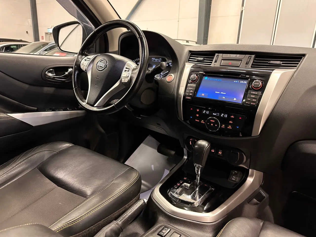 Vehicle image 21