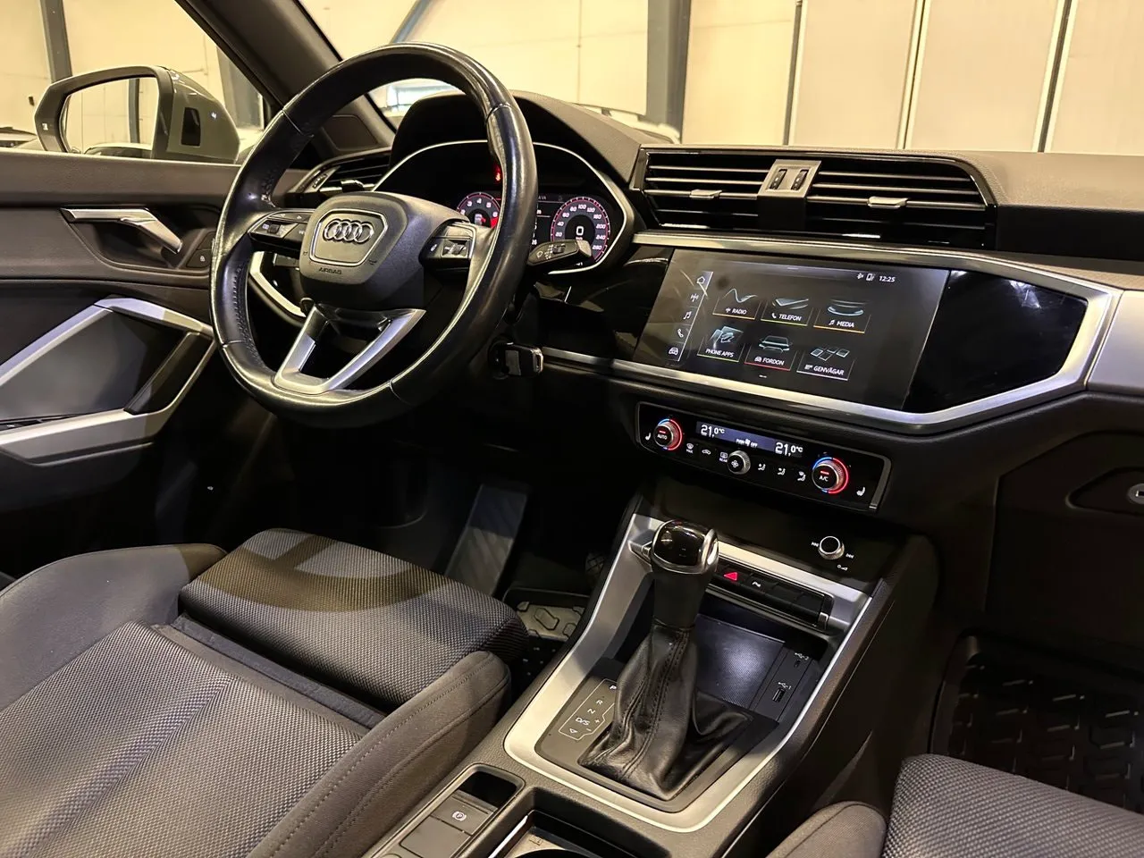 Vehicle image 20