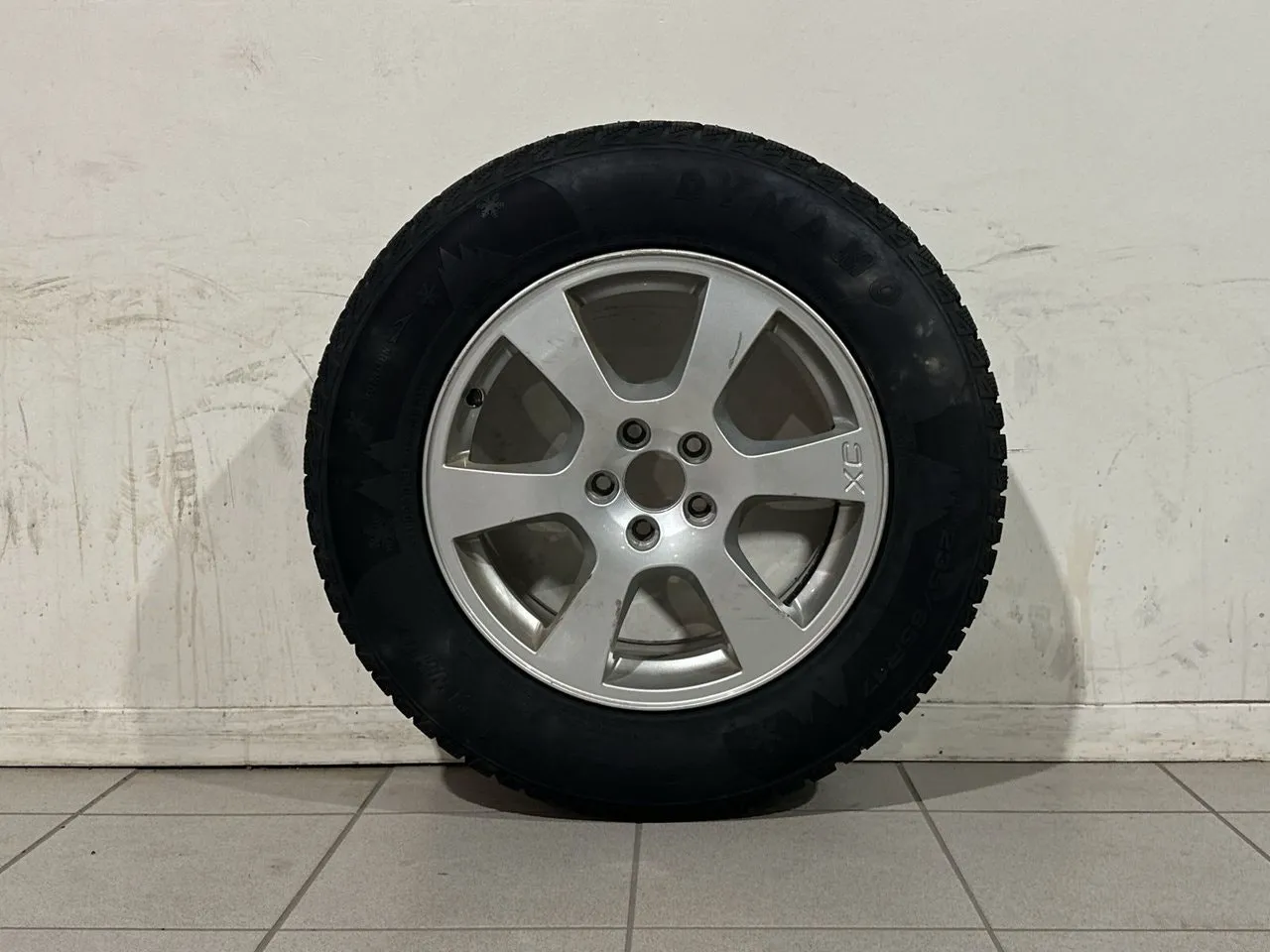 Vehicle image 16