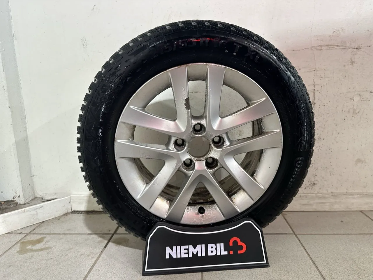 Vehicle image 18
