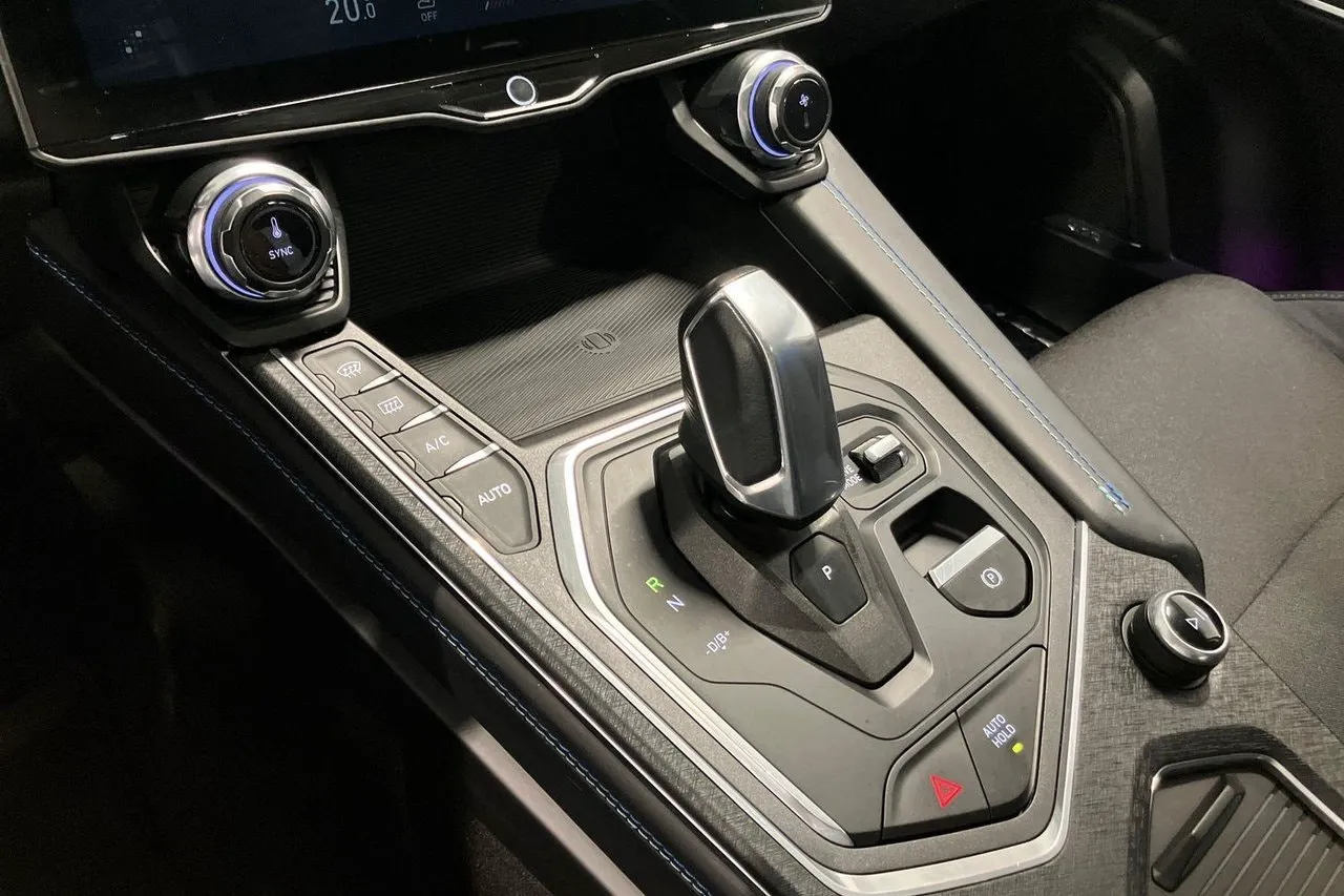 Vehicle image 33
