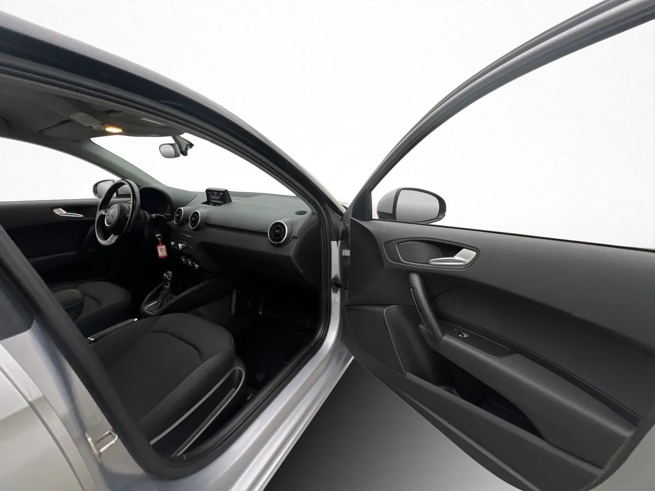 Vehicle image 14
