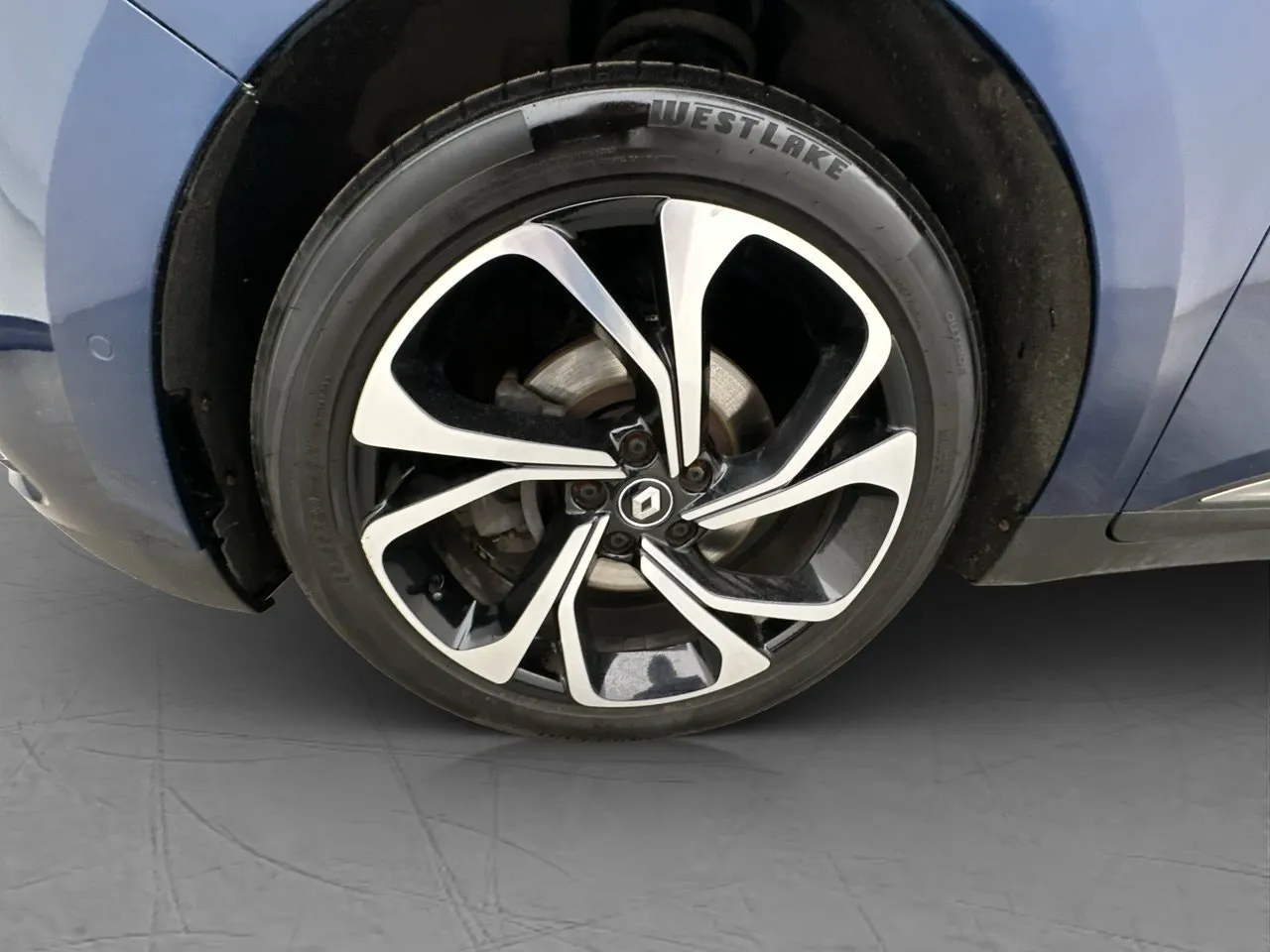 Vehicle image 33