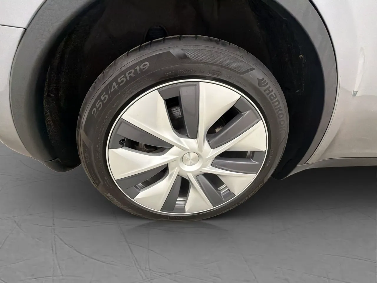 Vehicle image 33