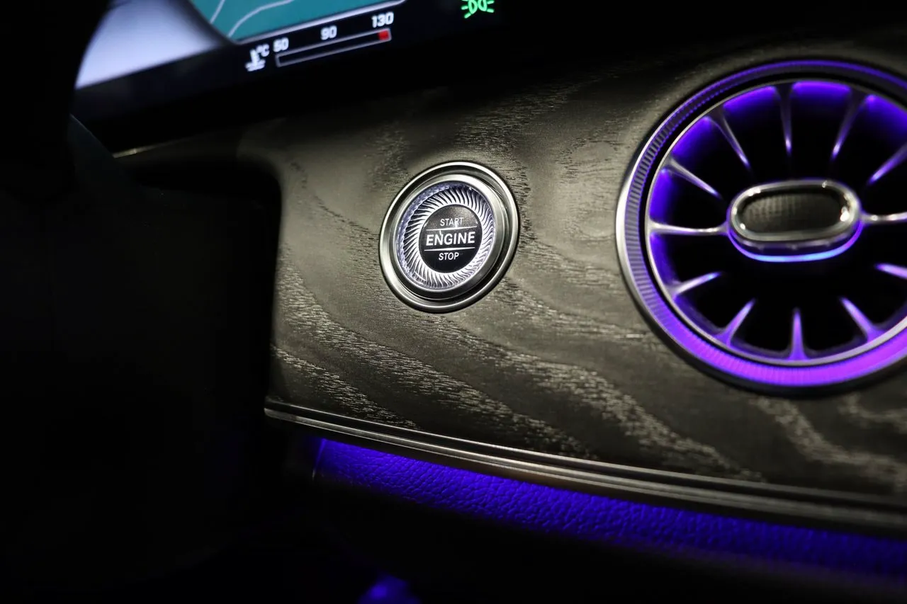 Vehicle image 21