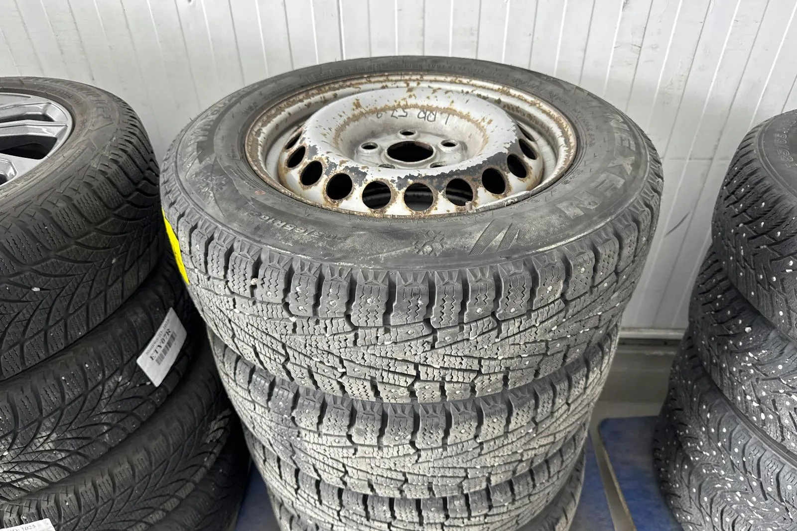 Vehicle image 12