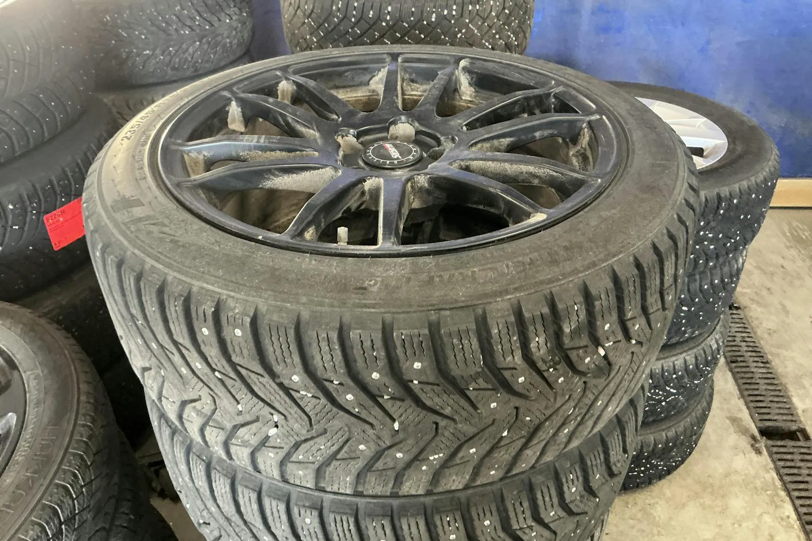 Vehicle image 13