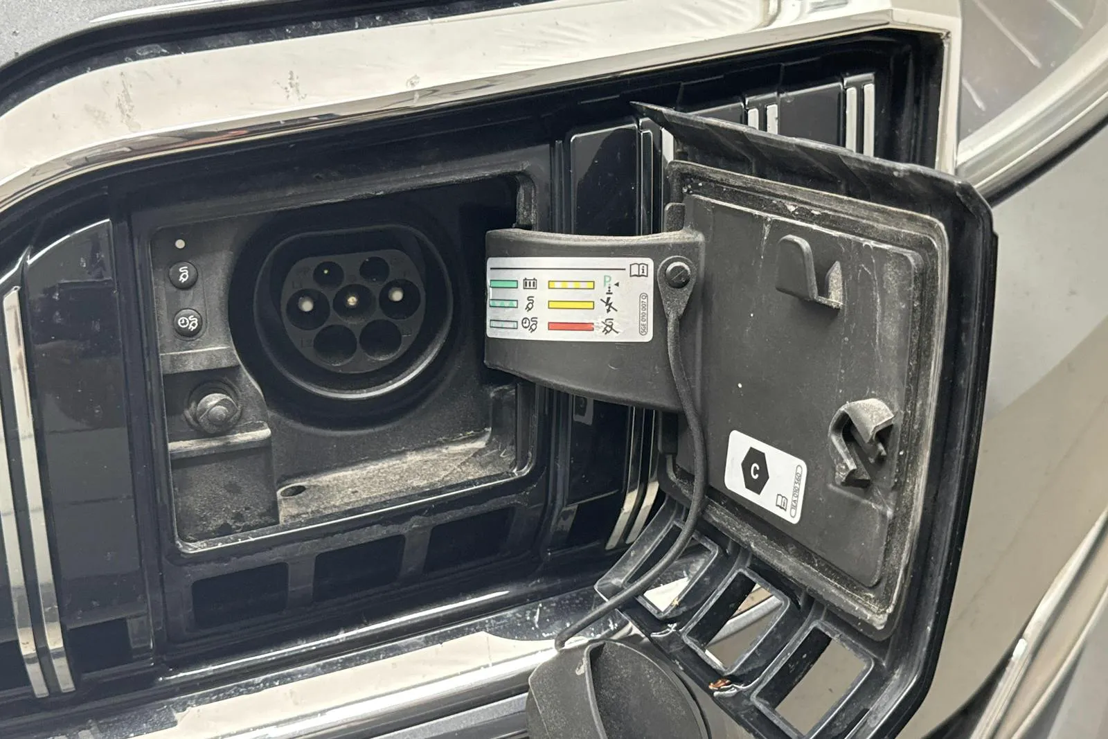 Vehicle image 15